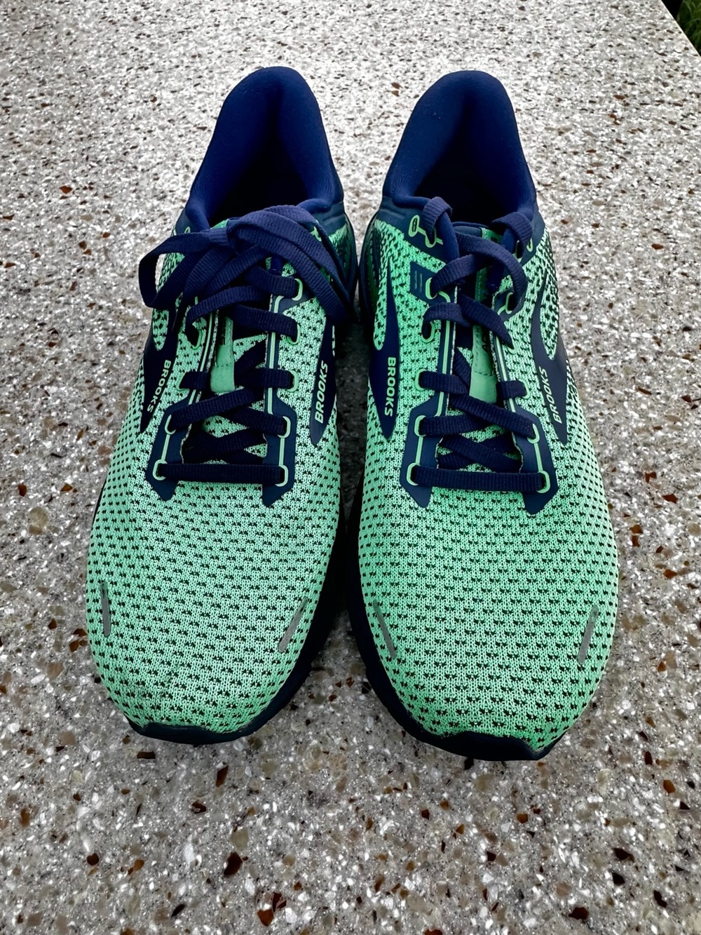 Brooks Men’s Adrenaline GTS 22 Running Sneakers Size  12 D Medium Green